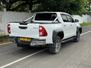 Toyota Hilux 2.8 Diesel 2020 White