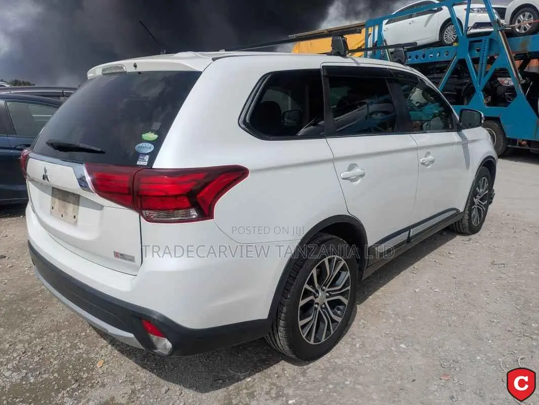 Mitsubishi Outlander 2016 Pearl
