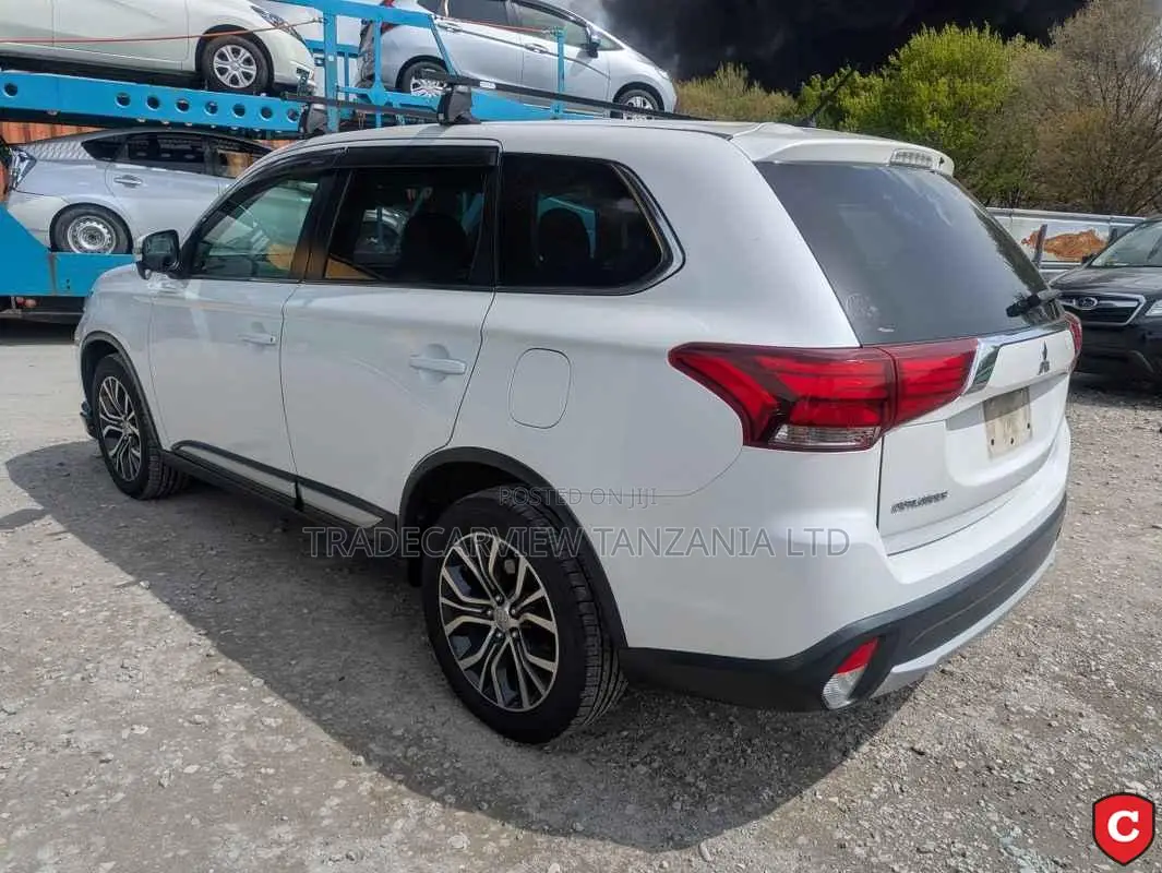 Mitsubishi Outlander 2016 Pearl