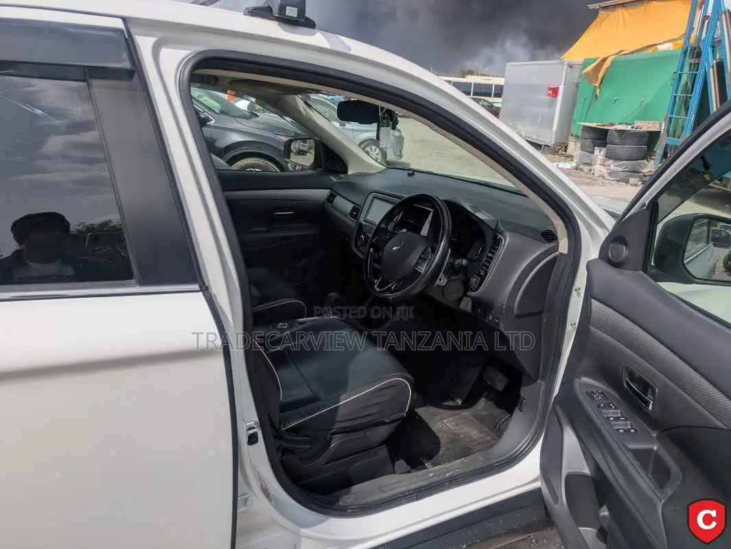 Mitsubishi Outlander 2016 Pearl