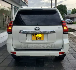 Toyota Land Cruiser Prado 2019 White