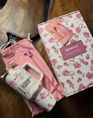 Stanley Loveshackfancy Floral Quencher Tumbler Gift Set Rose