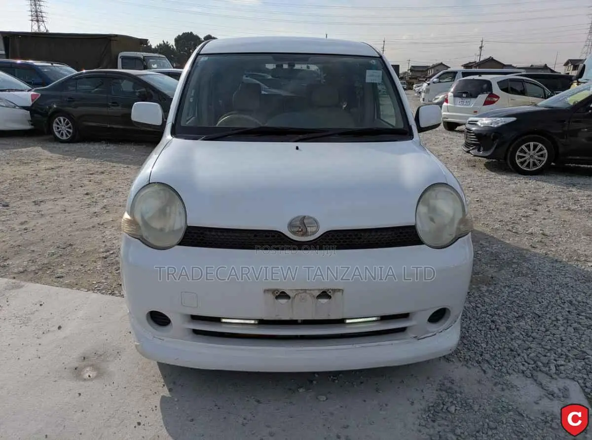 Toyota Sienta 2004 Pearl