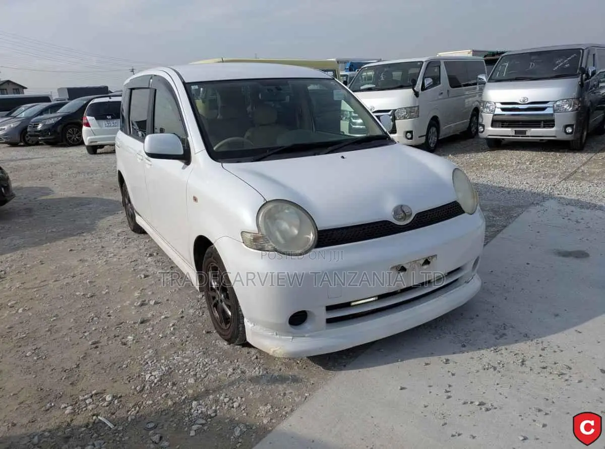 Toyota Sienta 2004 Pearl