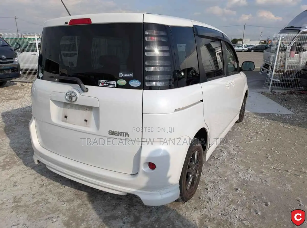 Toyota Sienta 2004 Pearl