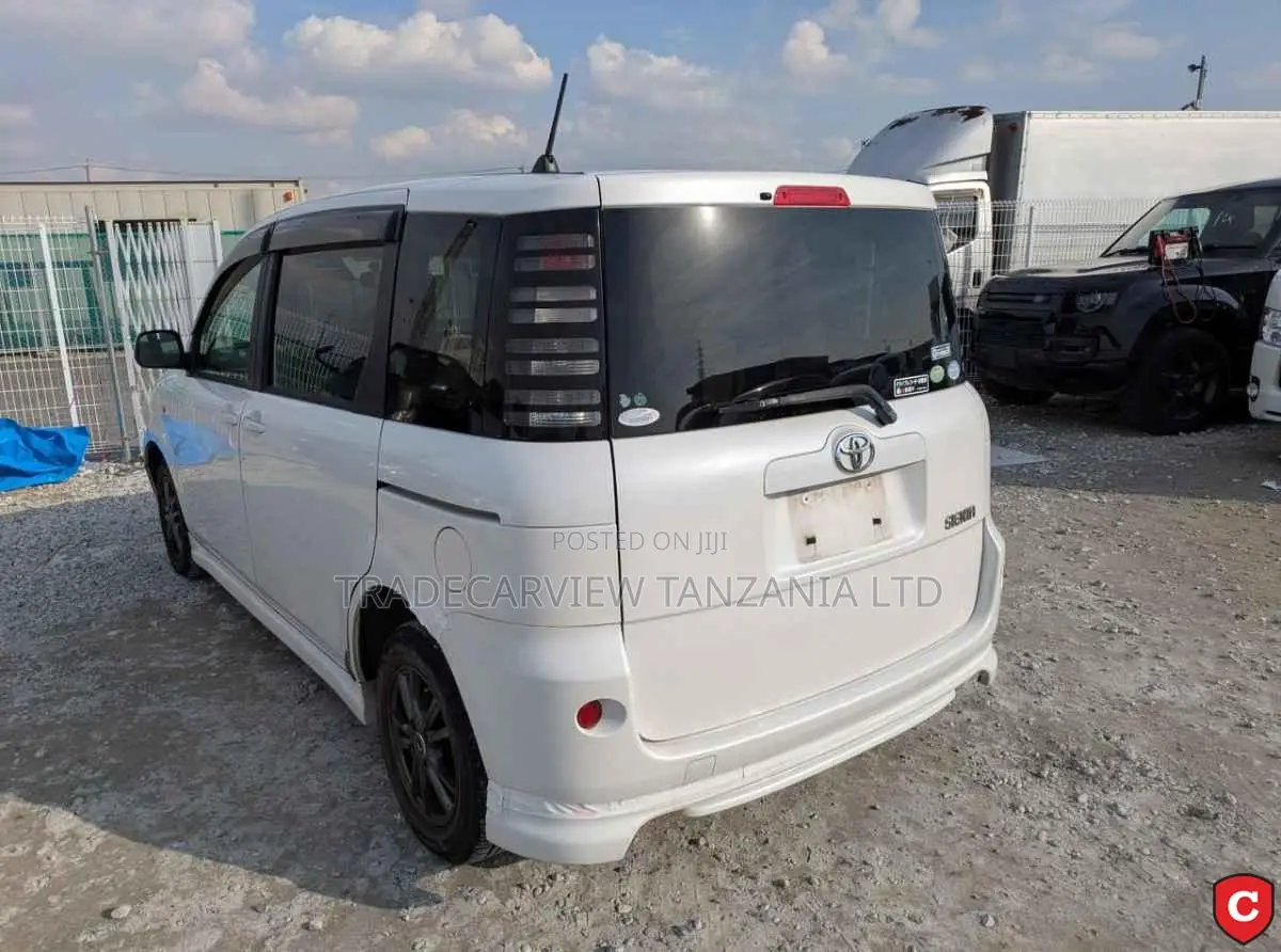 Toyota Sienta 2004 Pearl