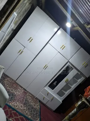 Kabati La Nguo Lenye Muunganiko Wa Dressing Table