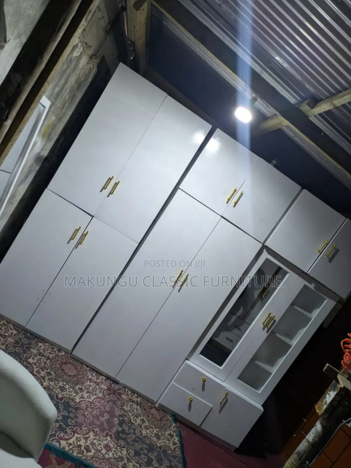 Kabati La Nguo Lenye Muunganiko Wa Dressing Table