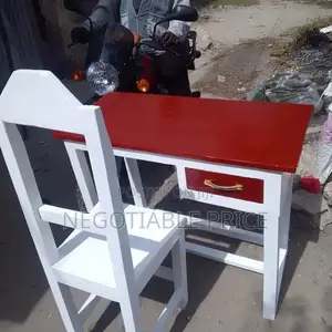 Meza Na Kiti Vyakusomea