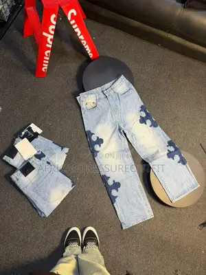 Saint Louis Jeans Collection