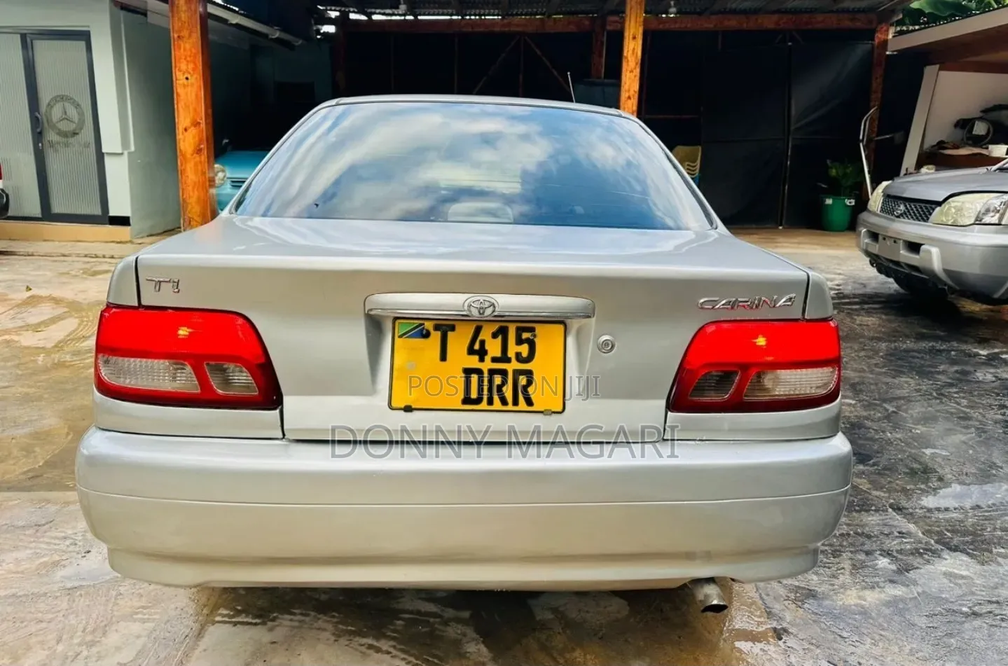 Toyota Carina 2000 Silver