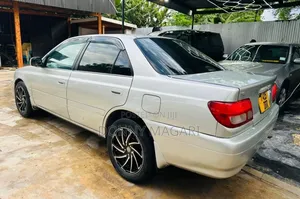 Toyota Carina 2000 Silver