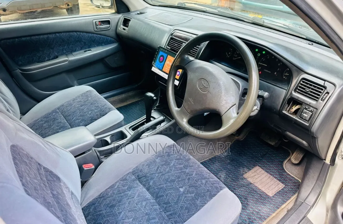 Toyota Carina 2000 Silver