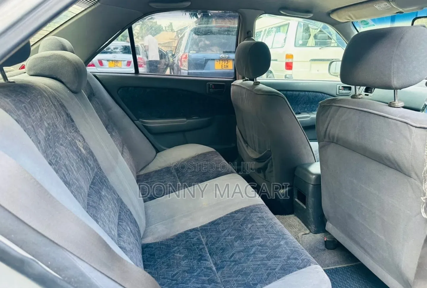 Toyota Carina 2000 Silver