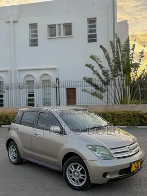 Toyota IST 2004 Gold