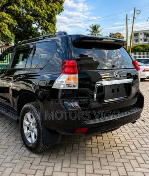 Toyota Land Cruiser Prado 2013 Black