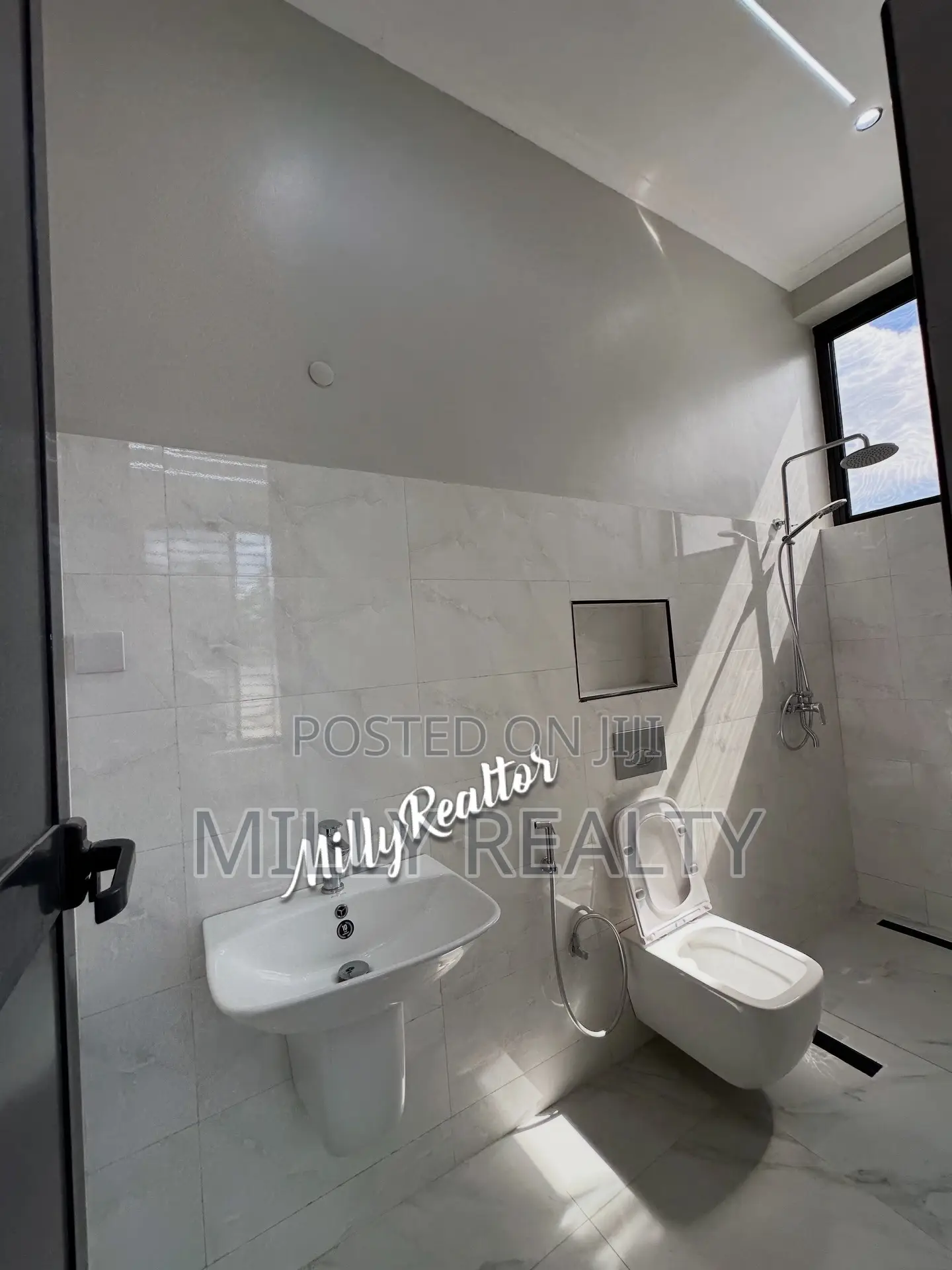 6bdrm Mansion in Mbweni Jkt Block No. for sale