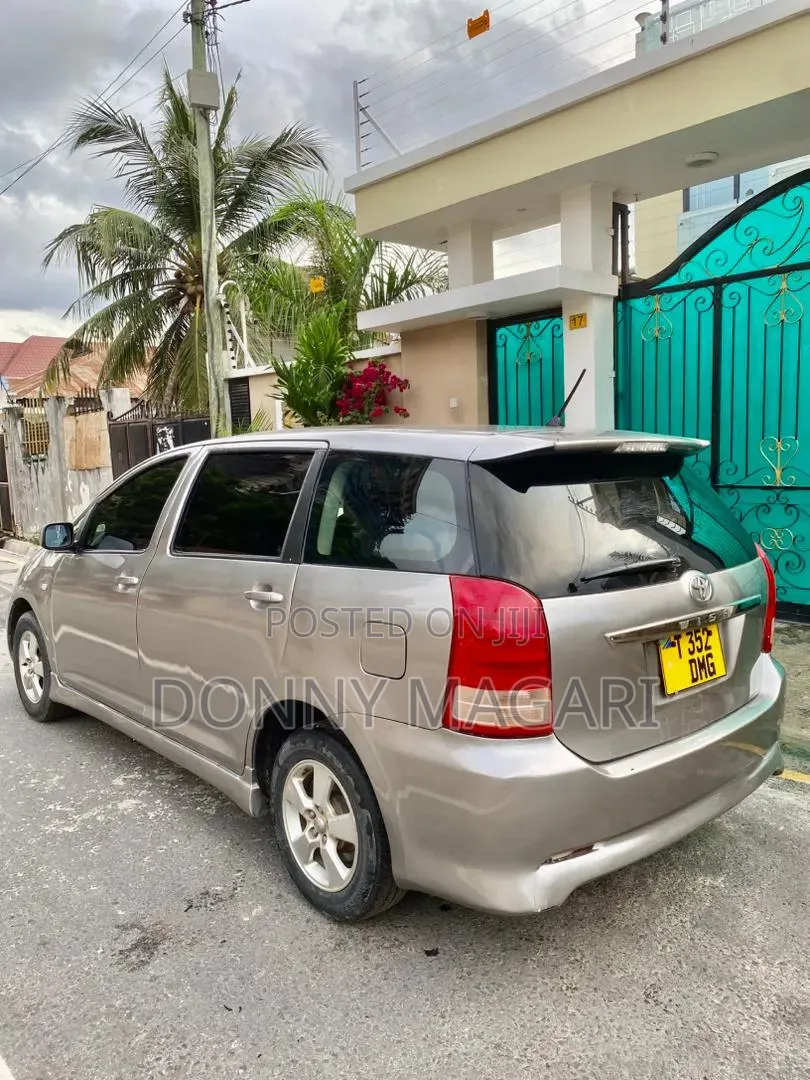 Toyota Wish 2005 Silver