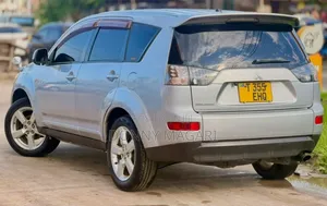 Mitsubishi Outlander 2010 Silver