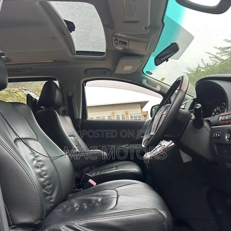 Toyota Vellfire 2010 Black