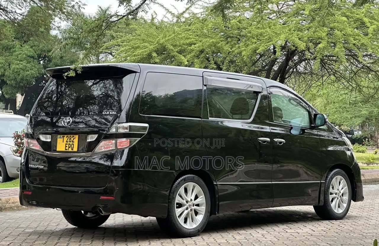 Toyota Vellfire 2010 Black