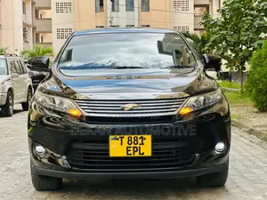 Toyota Harrier 2.0 2015 Black