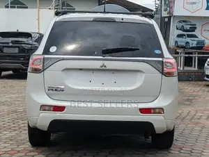 Mitsubishi Outlander 2.4 PHEV AWD 2015 White