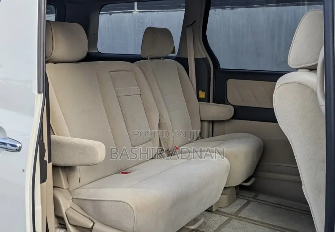 Toyota Alphard 2.4 Petrol FWD 2007 Pearl