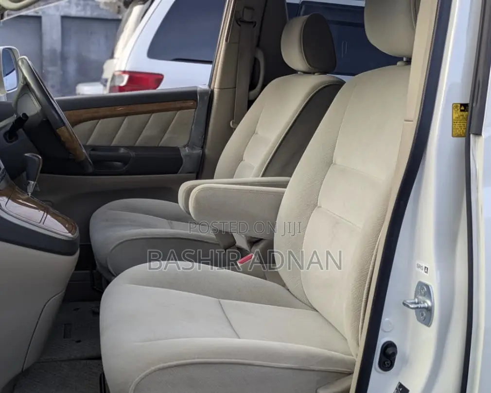 Toyota Alphard 2.4 Petrol FWD 2007 Pearl