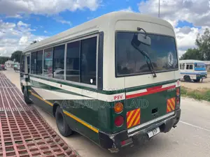 Mitsubishi Rosa 2000 Green