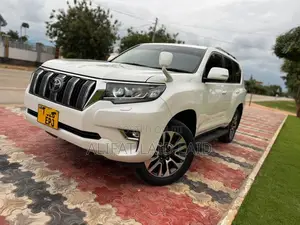 Toyota Land Cruiser Prado 2022 White