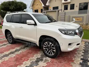 Toyota Land Cruiser Prado 2022 White