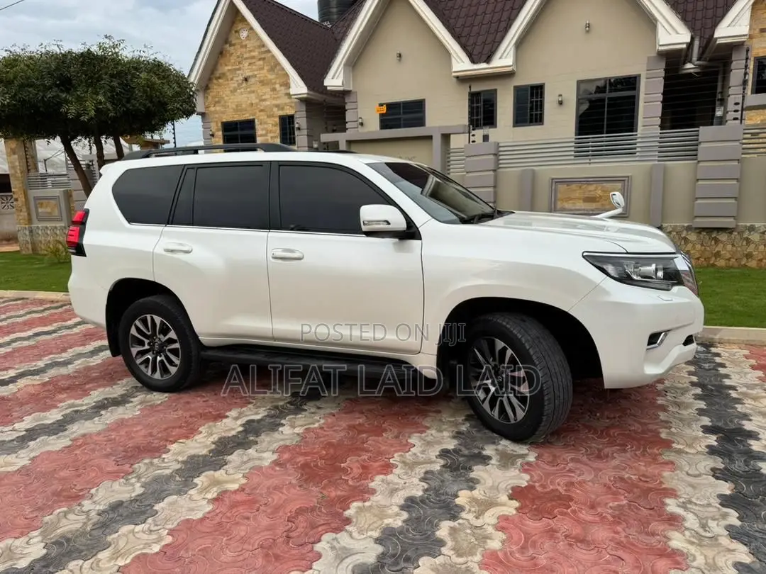 Toyota Land Cruiser Prado 2022 White