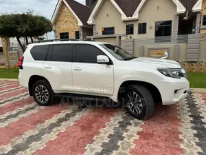 Toyota Land Cruiser Prado 2022 White