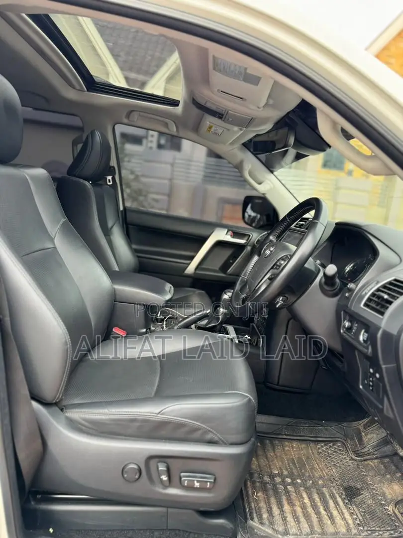 Toyota Land Cruiser Prado 2022 White