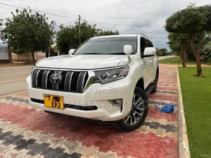 Toyota Land Cruiser Prado 2022 White