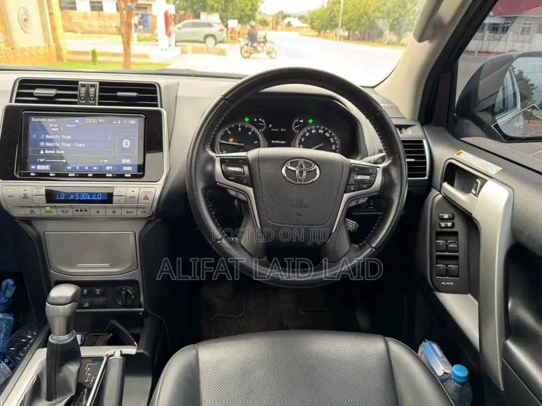 Toyota Land Cruiser Prado 2022 White