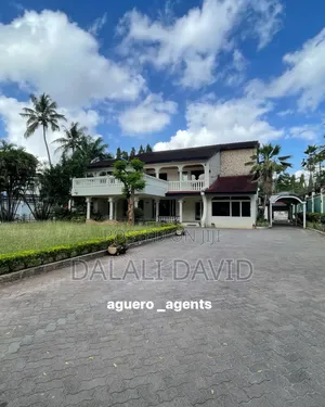 5bdrm House in Ada Estate for rent