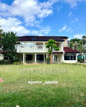 5bdrm House in Ada Estate for rent