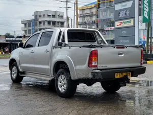 Toyota Hilux 2002 Silver