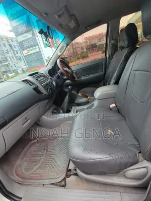Toyota Hilux 2002 Silver