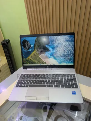 Laptop HP 250 G10 16GB Intel Core i7 SSD 512GB