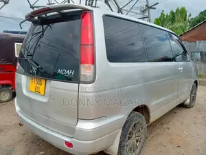 Toyota Noah 2003 Silver