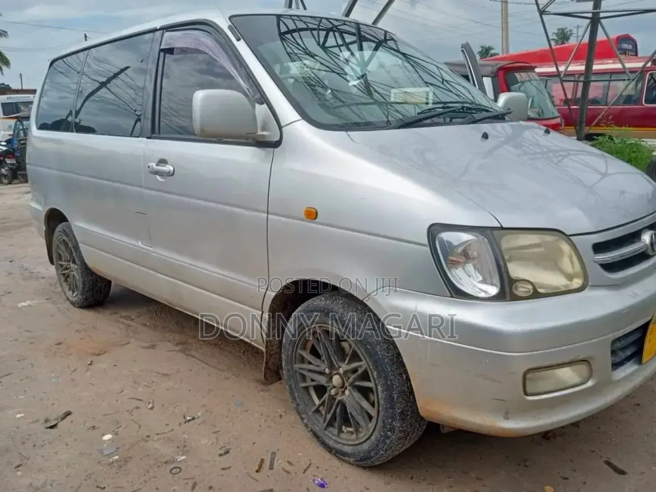 Toyota Noah 2003 Silver