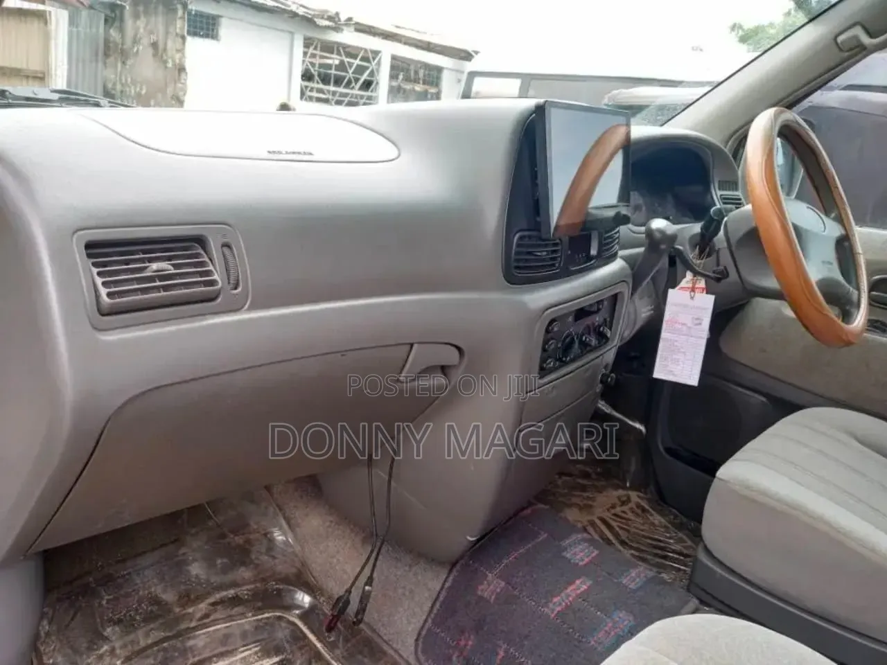Toyota Noah 2003 Silver