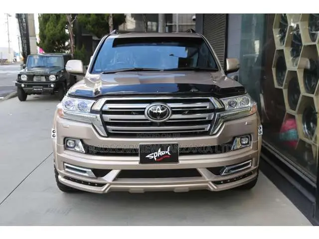 Toyota Land Cruiser 4.6 V8 ZX 2019 Gold