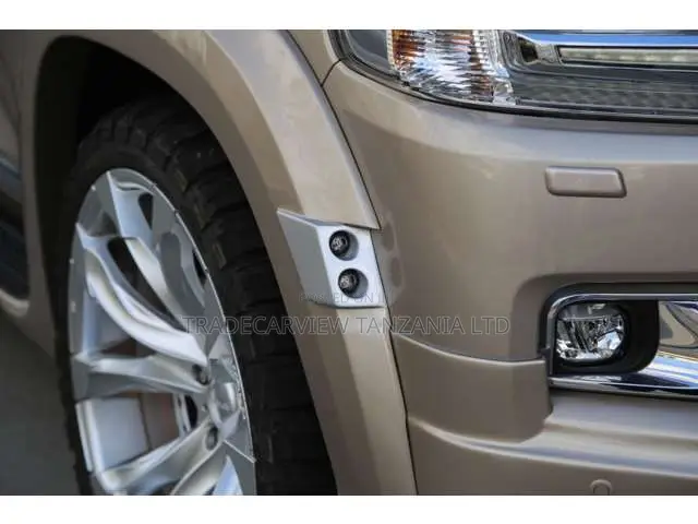 Toyota Land Cruiser 4.6 V8 ZX 2019 Gold