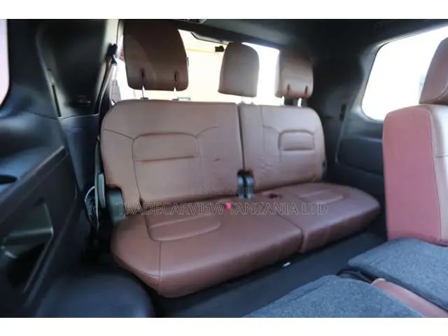 Toyota Land Cruiser 4.6 V8 ZX 2019 Gold