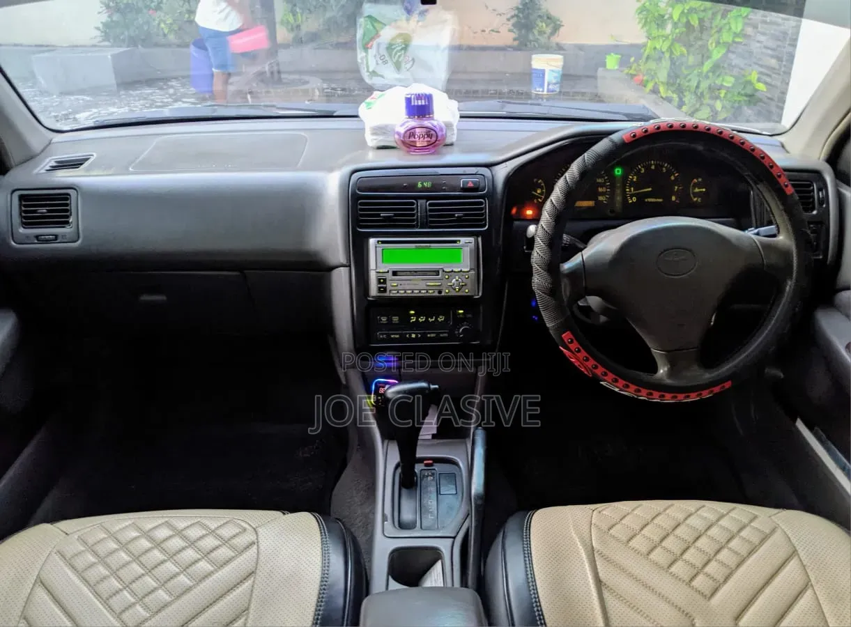 Toyota Carina 1.6 FWD Sedan 2000 Silver