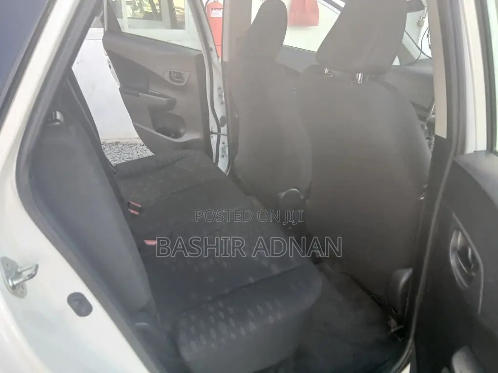 Toyota Ractis 1.5 FWD 2013 White